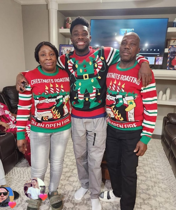 九游娱乐-伤退后掩面哭泣！图片报：阿方索1年内4度受伤，赛后得到父母安慰